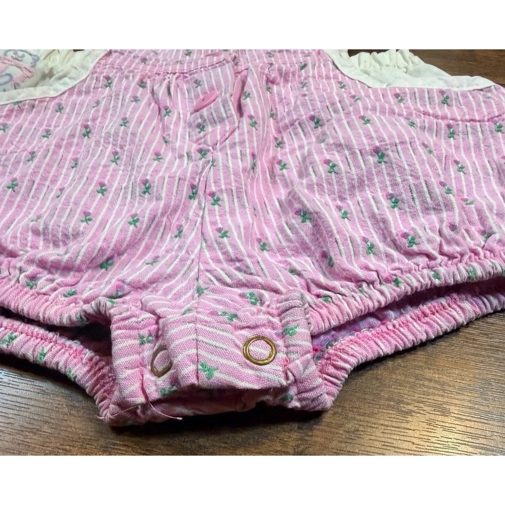 Vintage OshKosh B'gosh girls bubble romper w/ kitty. SZ 12 months.  Rare find